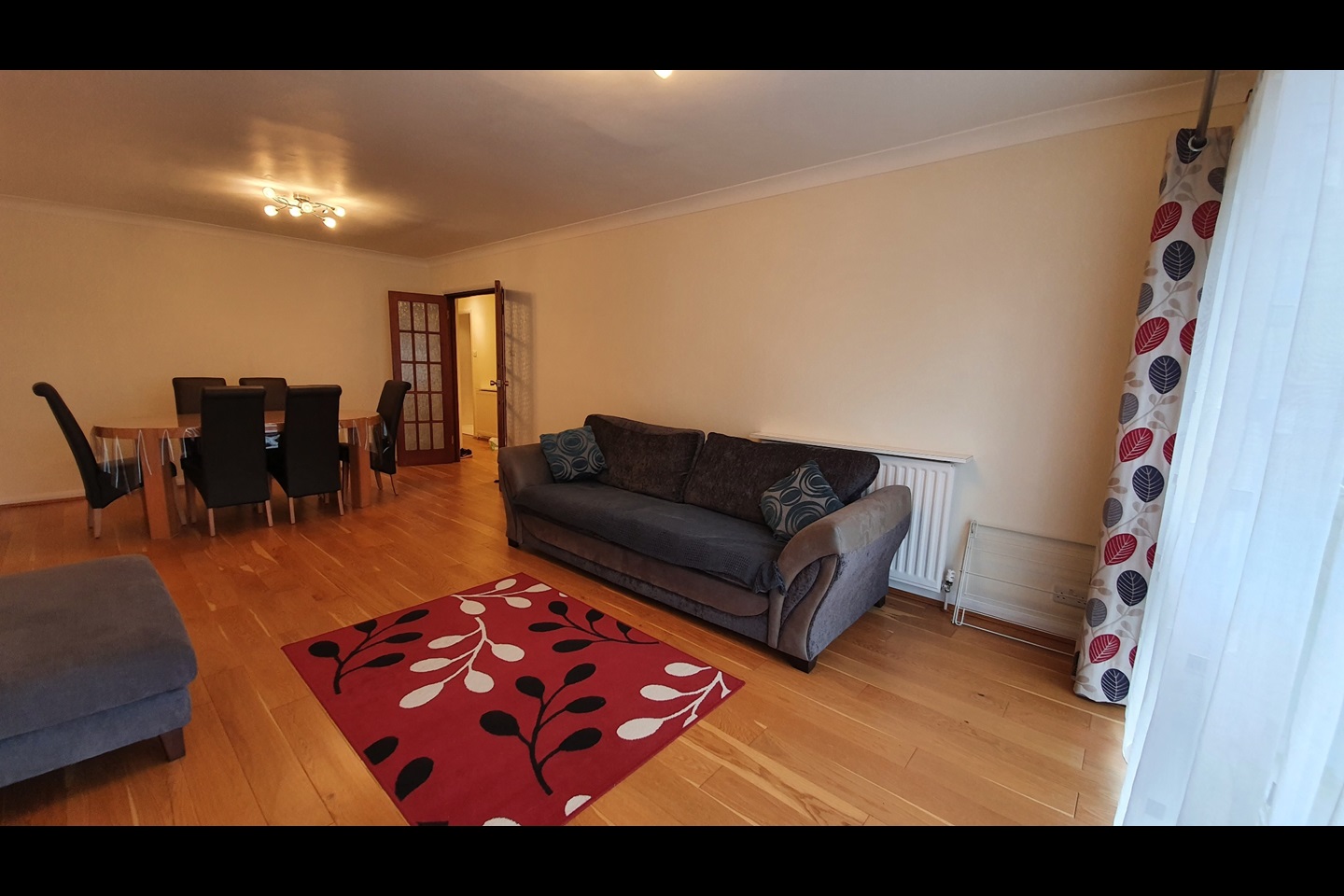 Edgware 2 Bed Flat, Broadfields Avenue, HA8 To Rent Now for £1,900.