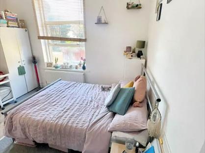 Studio Flat, Station Road, N3