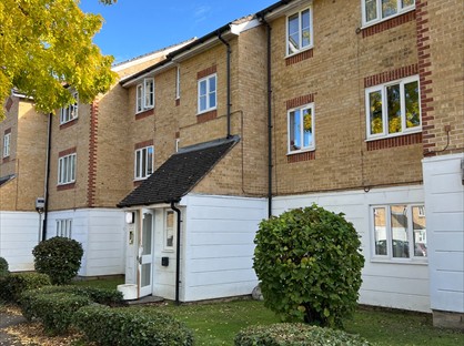 2 Bed Flat, Chipstead Close, SM2