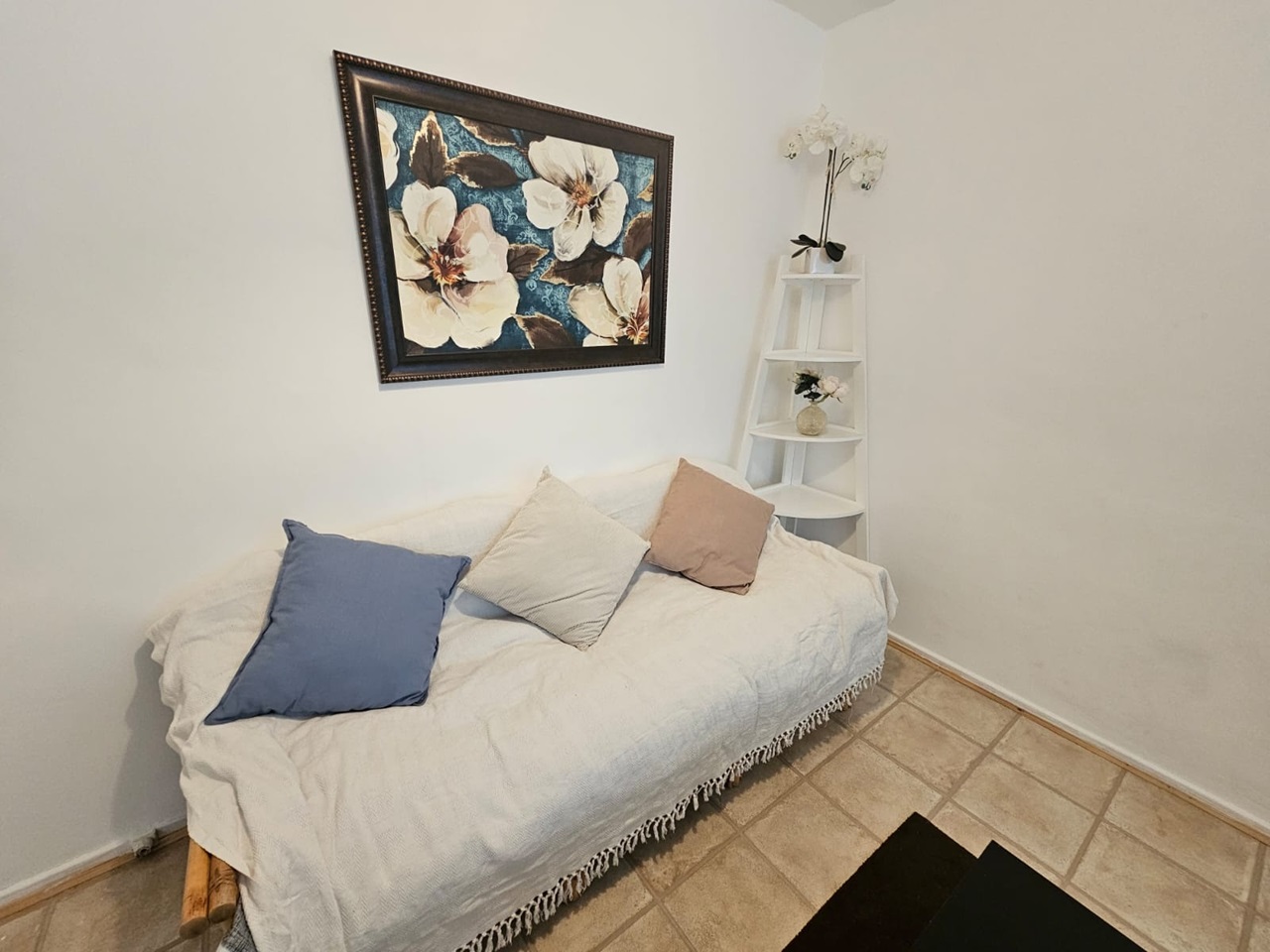 London Room in a Shared Flat, Glasgow House, W9 To Rent Now for £