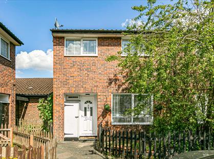 3 Bed End Terrace, Dunbar Court, KT12