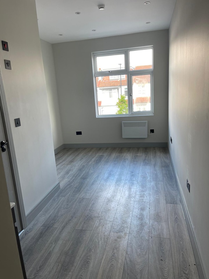 West Drayton Studio Flat, Yew Avenue, UB7 To Rent Now for £1,000.00 p/m