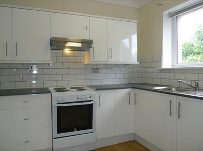 2 Bed Flat, Windmillhill Street, ML1