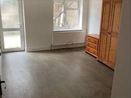 Room in a Shared House, Eton Avenue, TW5