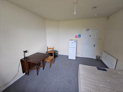 Room in a Shared Flat, Ardbeg Avenue, KA3