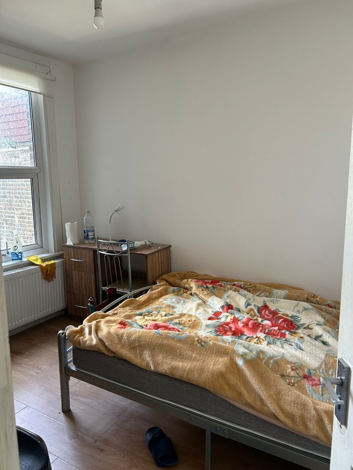 London Room in a Shared House, Tavistock Avenue, E17 To Rent Now