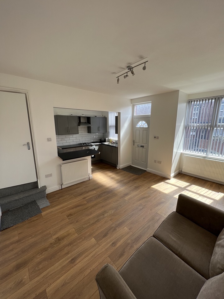 Leeds 2 Bed Terraced House, Conway Grove, LS8 To Rent Now for £925.