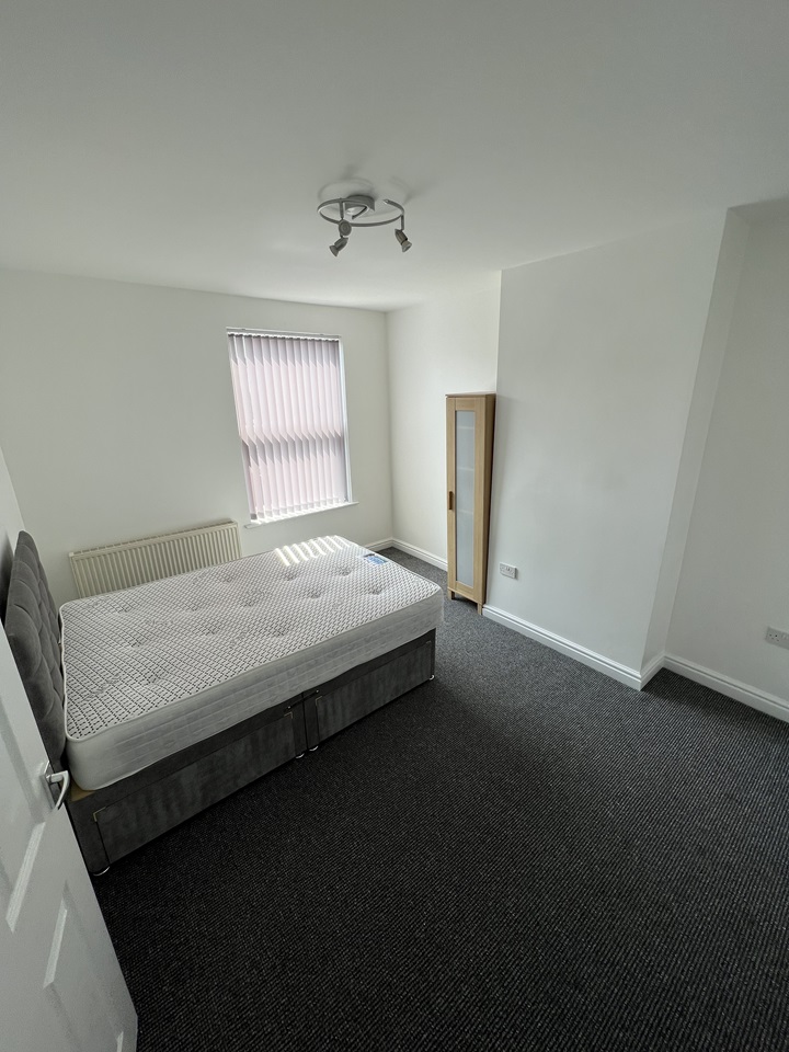 Leeds 2 Bed Terraced House, Conway Grove, LS8 To Rent Now for £925.