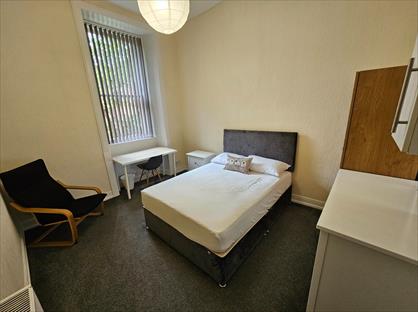 Room in a Shared Flat, West End Park Street, G3