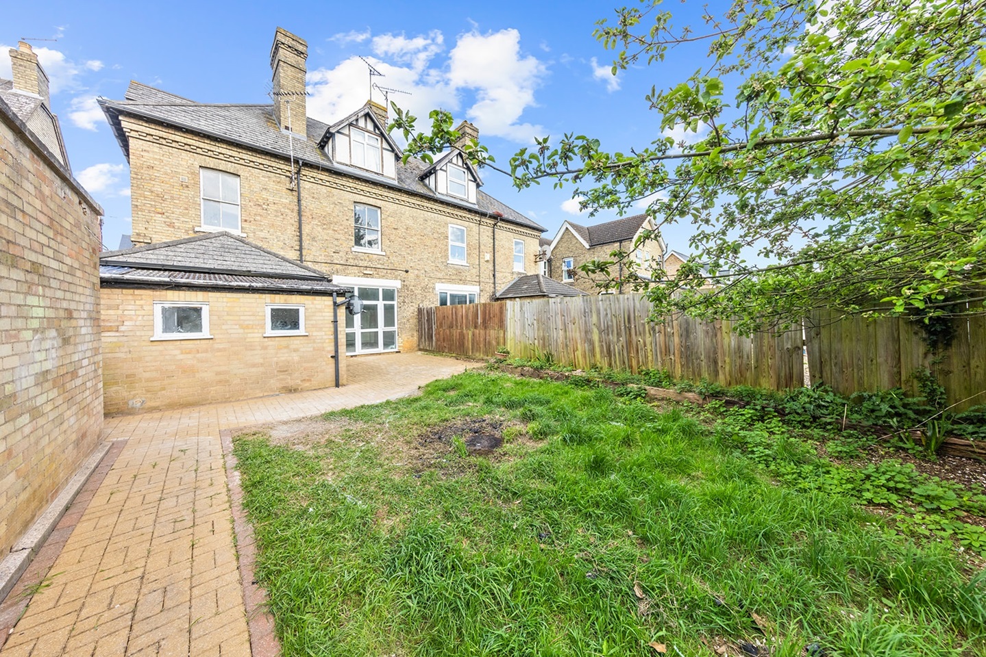 Peterborough 2 Bed Flat, Aldermans Drive, PE3 To Rent Now for £1,195.00 p/m