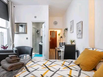 Studio Flat, Leinster Gardens, W2