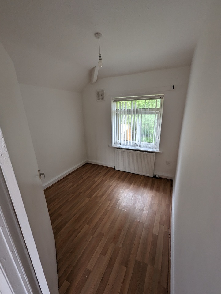 Dukinfield 3 Bed SemiDetached House, Inverness Road, SK16 To Rent