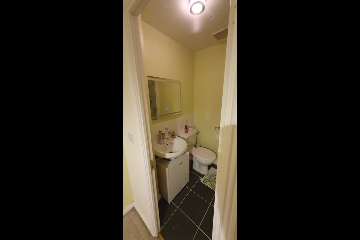 SuttonInAshfield Room in a Shared House, Fisher Close, NG17 To