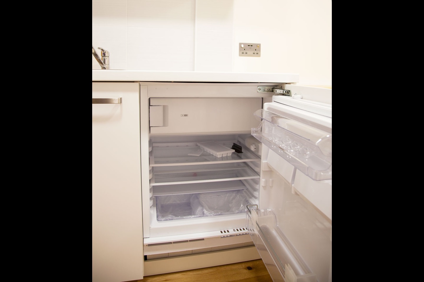 London Studio Flat, Wimborne Close, SE12 To Rent Now for £996.67 p/m