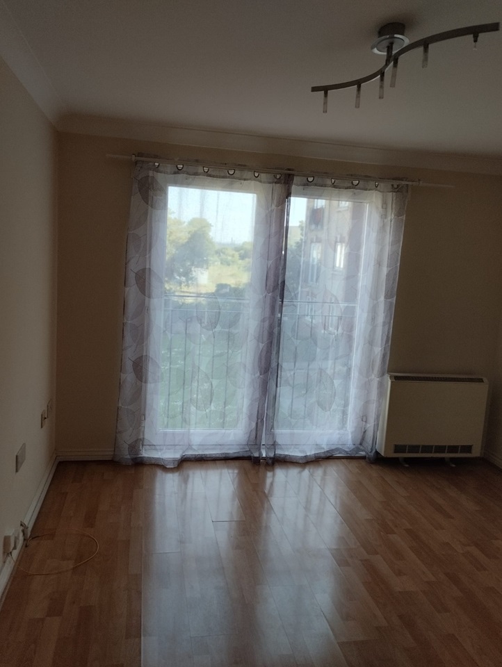 Tilbury 2 Bed Flat, Dock Road, RM18 To Rent Now for £1,275.00 p/m