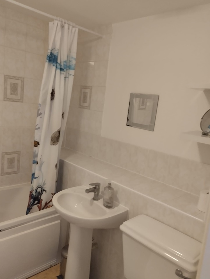 Tilbury 2 Bed Flat, Dock Road, RM18 To Rent Now for £1,275.00 p/m