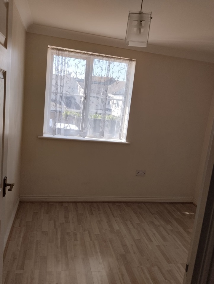 Tilbury 2 Bed Flat, Dock Road, RM18 To Rent Now for £1,275.00 p/m