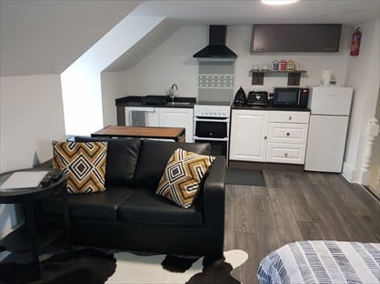 Studio Flat, Frindsbury Road, ME2