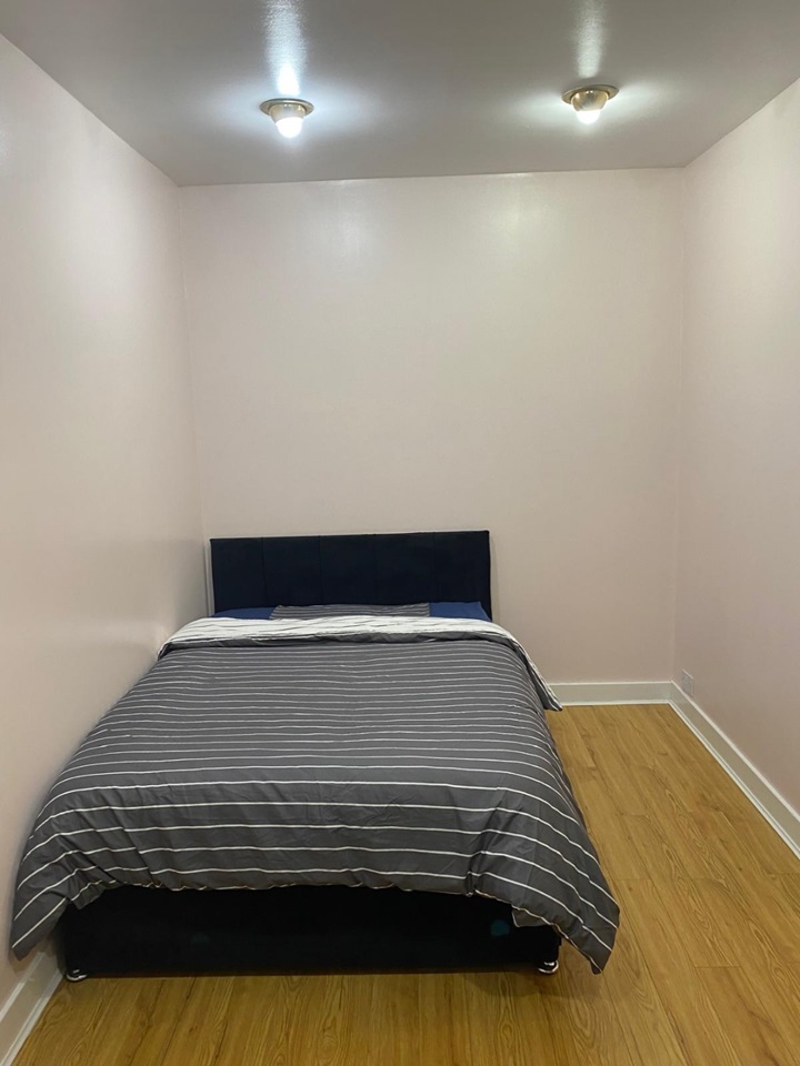 Byfleet, West Byfleet 3 Bed Detached House, Rutson Road, KT14 To