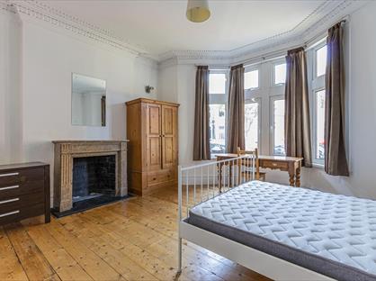 2 Bed Flat, Princes Street, CF24