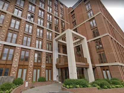 1 Bed Flat, Ziggurat House, AL1