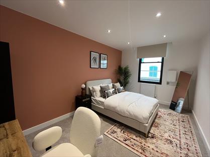 1 Bed Flat, New Briggate, LS2