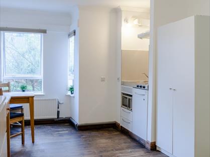Studio Flat, Mapesbury Lodge, NW2