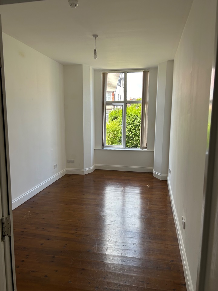 Llandudno 2 Bed Flat, Carmen Sylva Road, LL30 To Rent Now for £995.