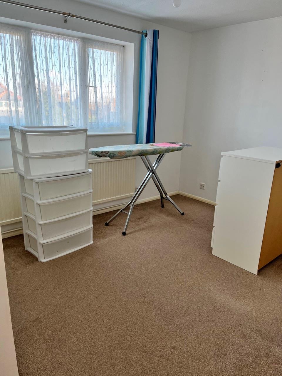 Aldershot 3 Bed Flat, Burlington Court, GU11 To Rent Now for £1,500.00 p/m