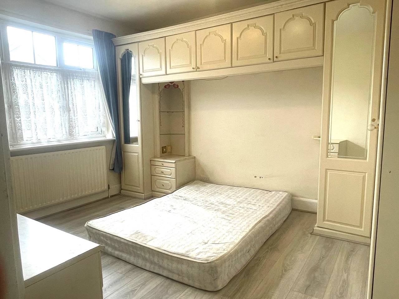 Ruislip 4 Bed Bungalow, Mahlon Avenue, HA4 To Rent Now for £3,250.