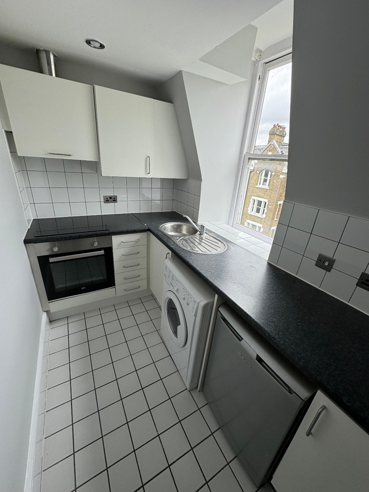 London Studio Flat, Hornsey Lane, N6 To Rent Now for £1,325.00 p/m