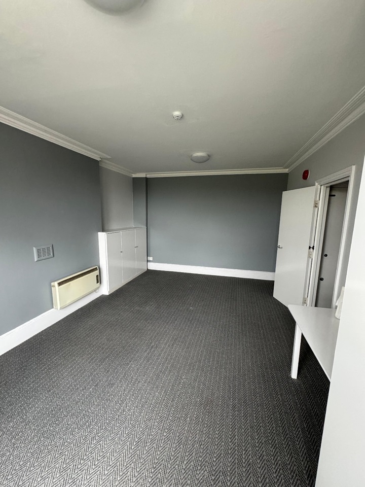 London Studio Flat, Hornsey Lane, N6 To Rent Now for £1,325.00 p/m