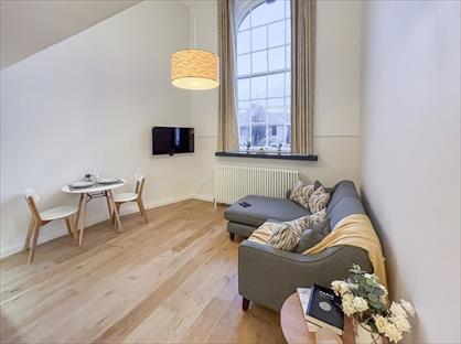 Studio Flat, Mcdonald Road, EH7