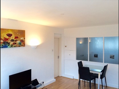2 Bed Flat, Wyclif Court, EC1V