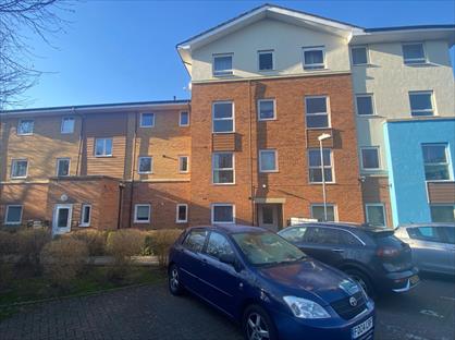 2 Bed Flat, Admiralty Close, UB7