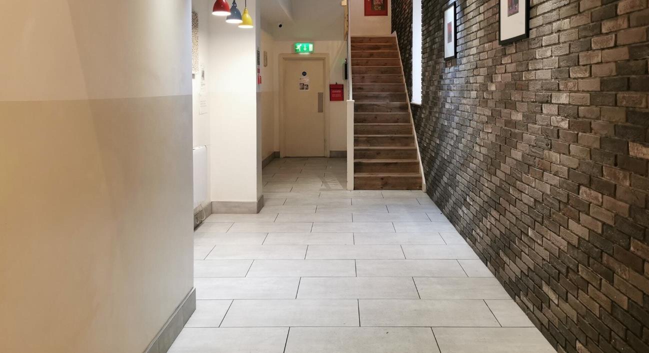 London Studio Flat, Kilburn High Road, NW6 To Rent Now for £1,350.00 p/m