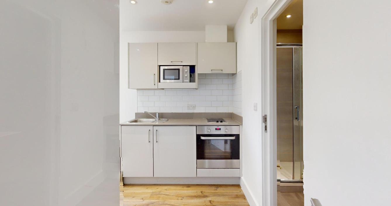 London Studio Flat, Kilburn High Road, NW6 To Rent Now for £1,350.