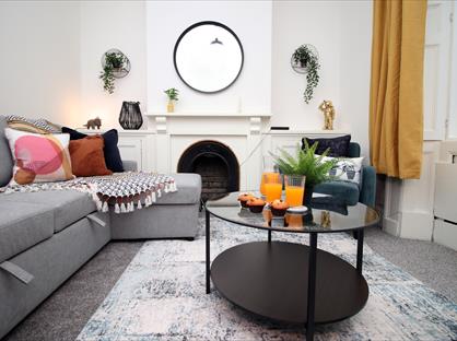 4 Bed Terraced House, Moira Street, CF24