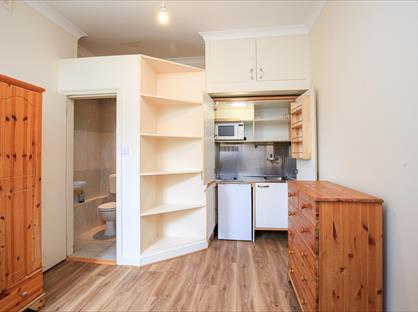 Studio Flat, Halesworth Rd, SE13