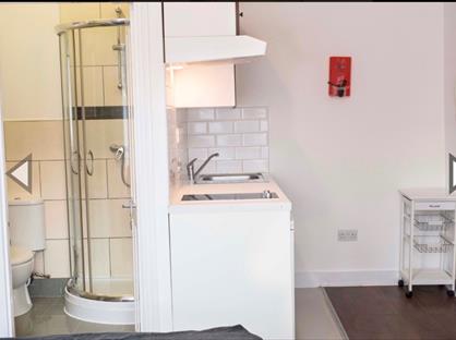 Studio Flat, Baldry Gardens, SW16