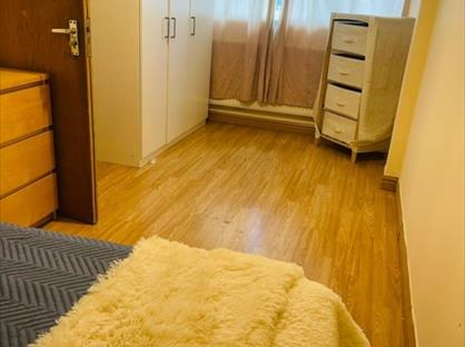 Room in a Shared House, St. Clement Close, UB8