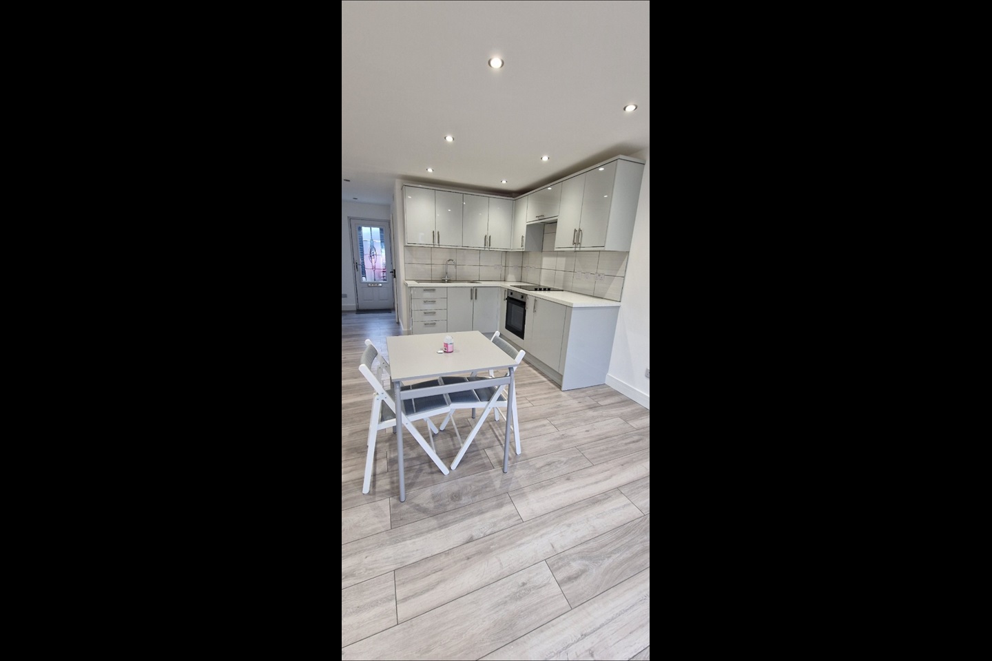 Kent Studio Flat, Greenhithe, DA9 To Rent Now for £1,200.00 p/m