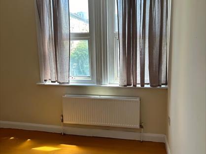 2 Bed Flat, Andrew Place, SW8