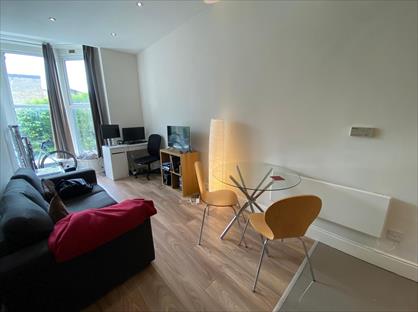 1 Bed Flat, Otley Road, LS16