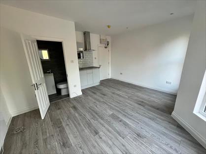 Studio Flat, The Warren, GU11