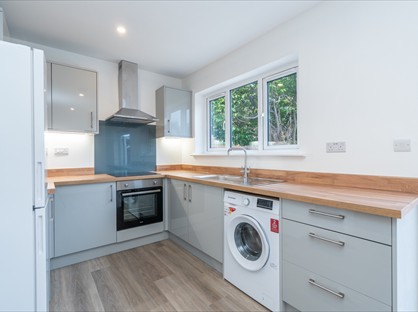 3 Bed Semi-Detached House, Hill Lane, SO15