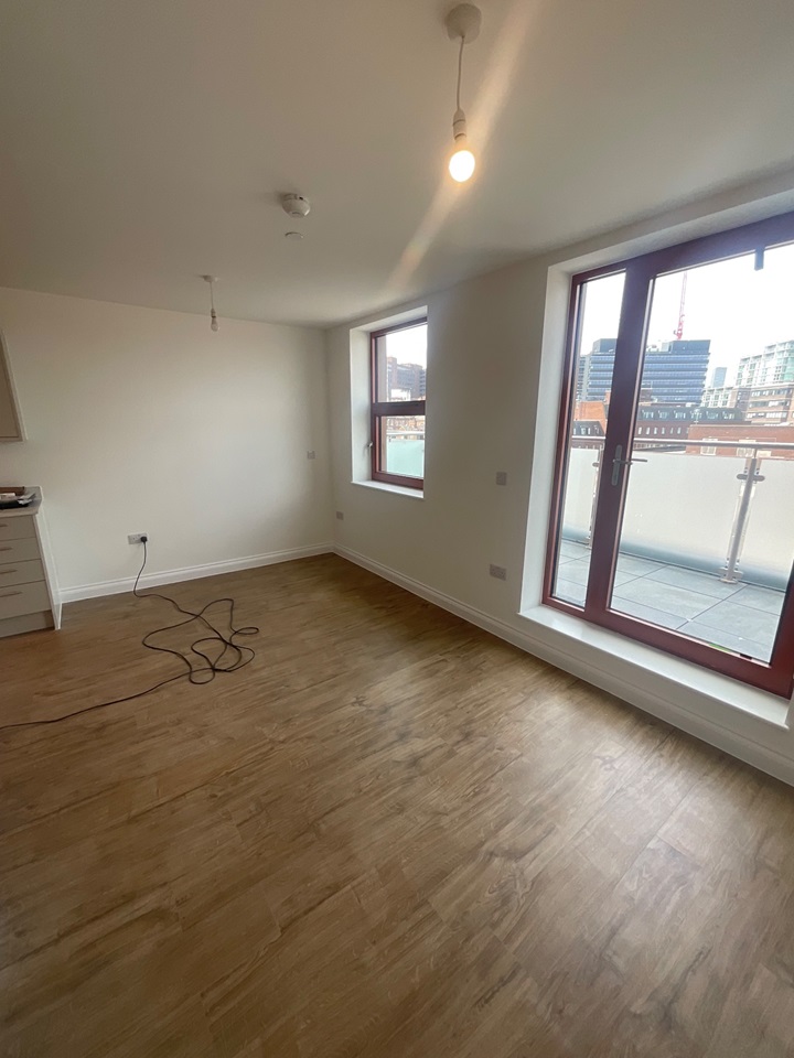 Studio Flat, North Church House, S1