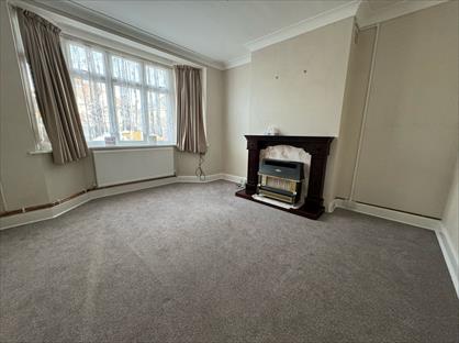 3 Bed Semi-Detached House, Dorchester Waye, UB4