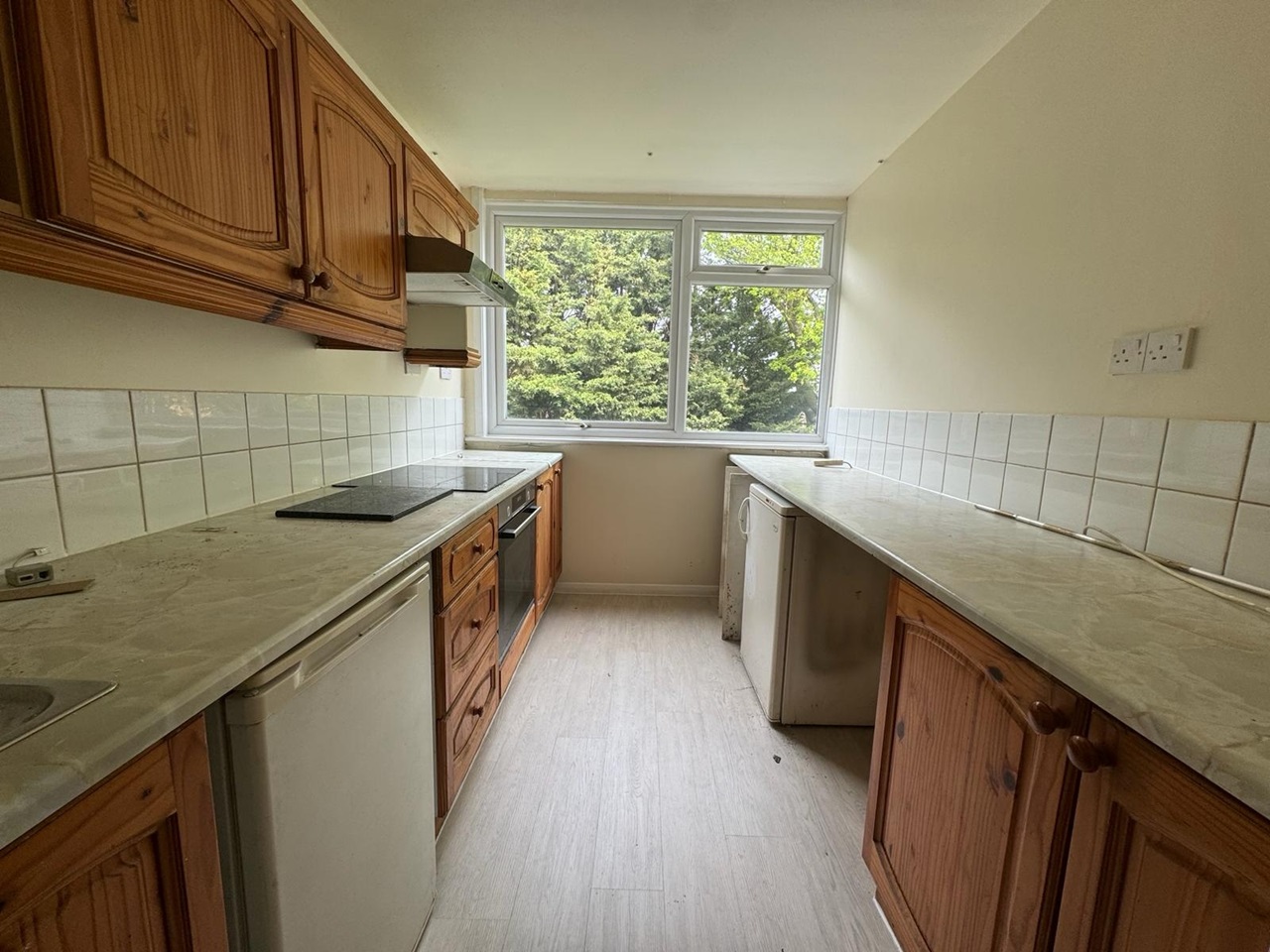 Chigwell 2 Bed Long Green, IG7 To Rent Now for £1,600.