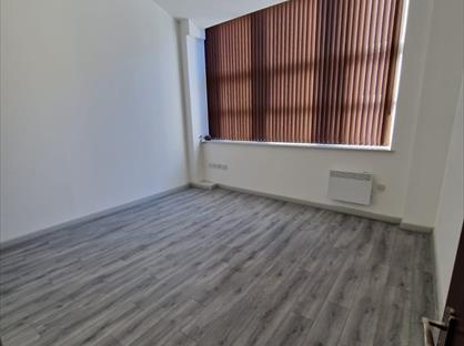 1 Bed Flat, Drake Street, OL16